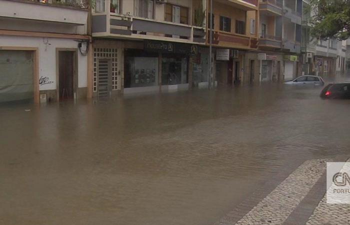 Unas 30 incidencias en Faro por inundaciones por lluvias